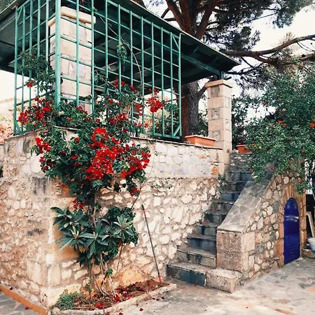 Apartment Veneto's Garden Kardamyli