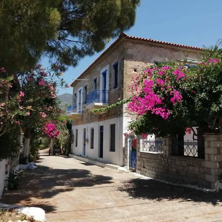 Veneto's Garden Apartment Kardamyli