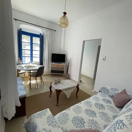 Apartment Veneto's Garden Kardamyli